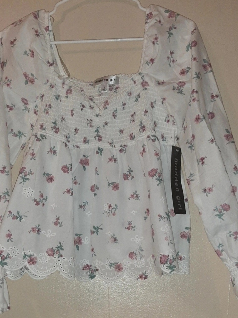 Madden Girl White Floral Smocked Square-Neck Blouse Large NWT - Picture 2 of 4